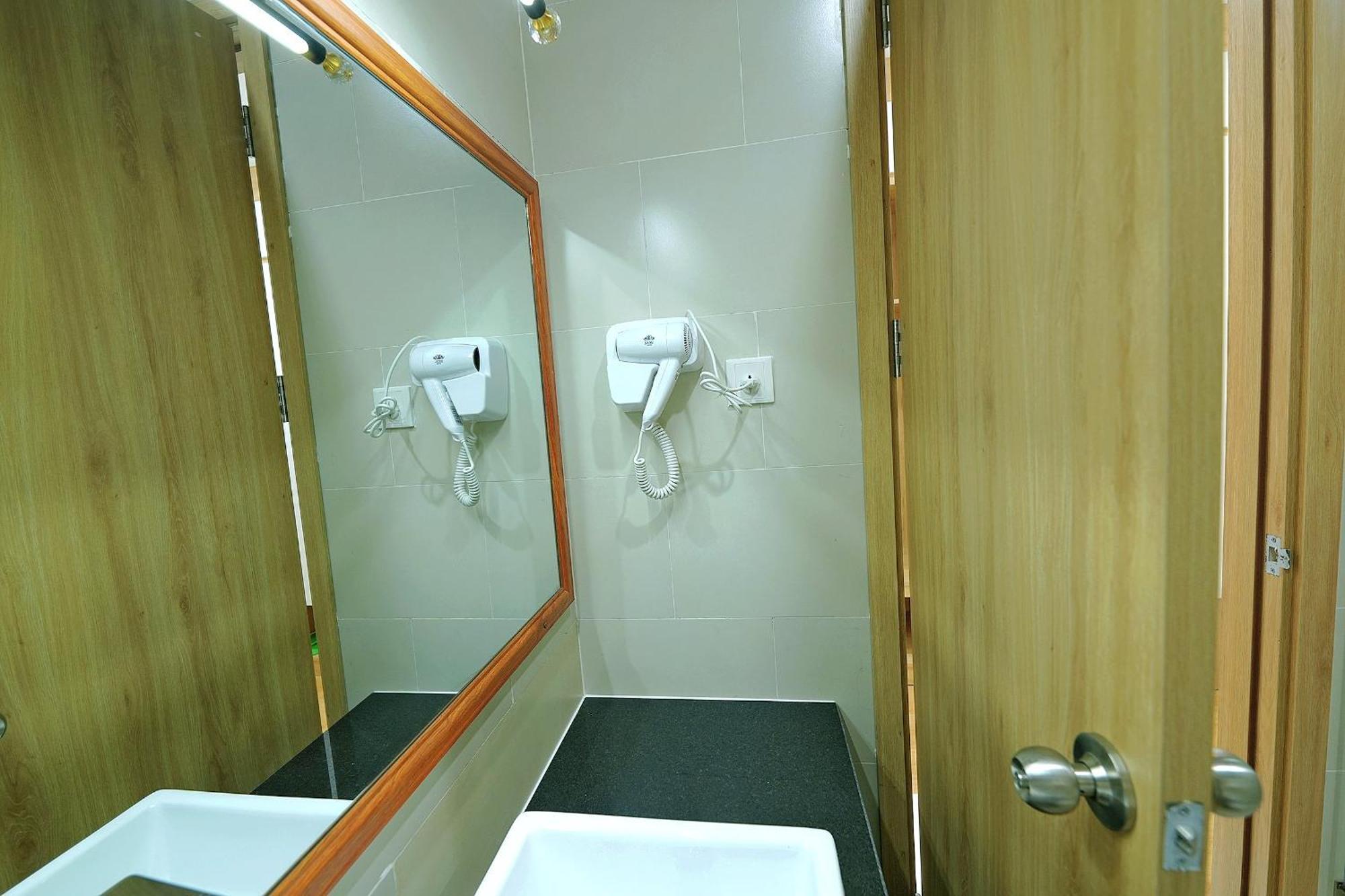 Khach San Xa Nu Hotel Tỉnh Kontum Exterior photo